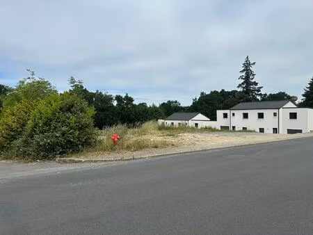 terrain à vendre d'une superficie 1264 m2  borné et viabilisé  terrain prêt pour la constr