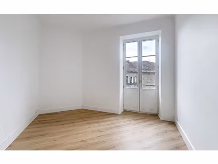 location appartement  37 m² t-2 à bayonne  430 €