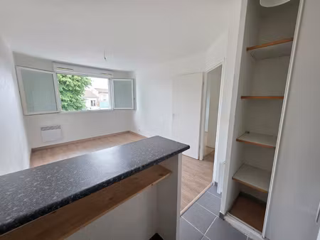 t2 de 32 m2 avec parking vendu libre