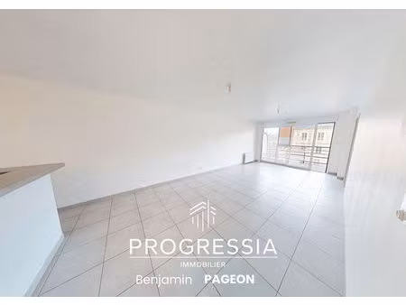 exclusivite t3 avec terrasse en parfait etat