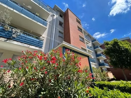 apt t2 quartier les arènes