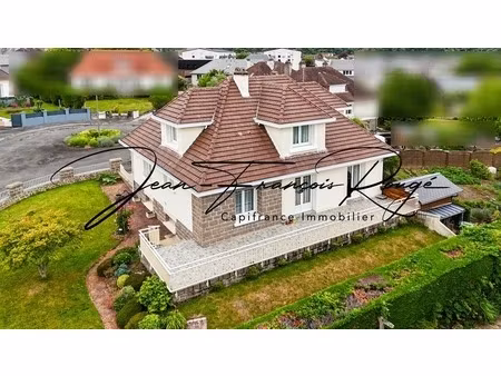 agneaux  idéalement située  maison familiale de 133 m² avec cinq chambres !!!