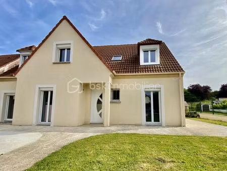 superbe maison familiale de 192 m² au calme  sans vis à vis  avec grand jardin et proche d