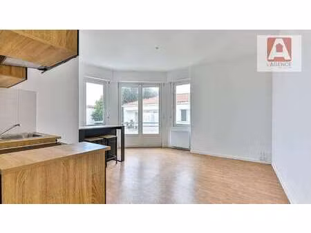 location appartement 2 pièces à saint-gilles-croix-de-vie croix de vie (85800) : à louer 2