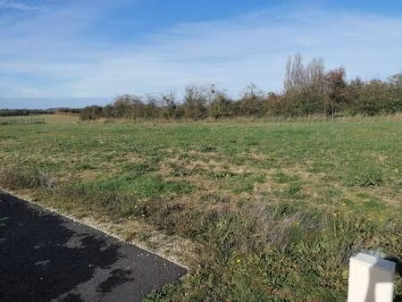 terrain constructible viabilisé à vendre