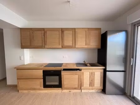 location appartement 3 pièces 63m² st maximin la ste baume 83470