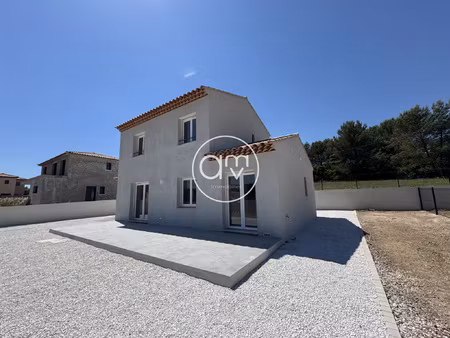 location maison 5 pièces 101m² la crau 83260