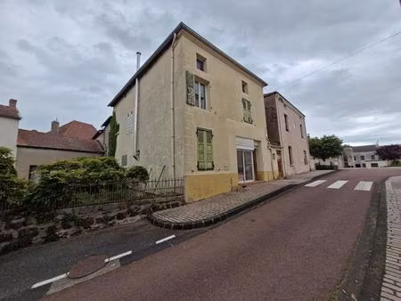 saint martin d'estreaux - maison de village