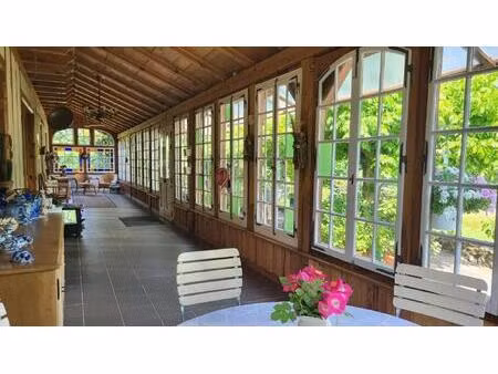 24410 maison atypique sur 2 niveaux entre riberac et saint aulaye parcelle de 4ha et un ét