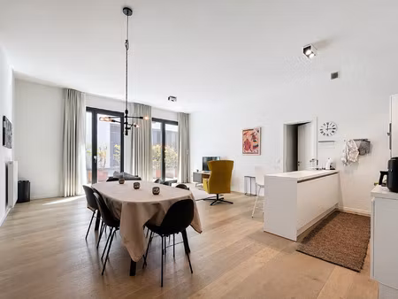 appartement à vendre avec terrasse et 2 chambres   etterbeek (rbw10942)