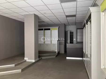 location commerce bourges 18000 48m²