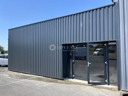 location commerce chinon 37500 130m²