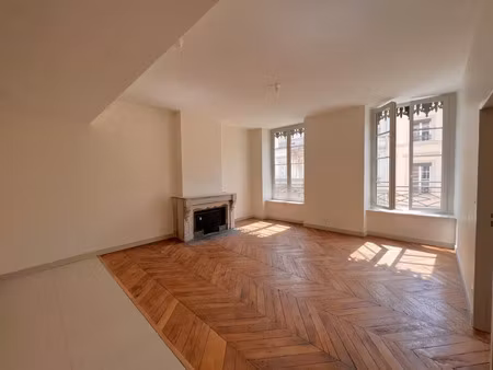 location appartement 4 pièces 80 m² à lyon 2 (69002)