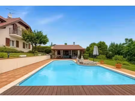 maison de 5 pièces de 170 m² à farges