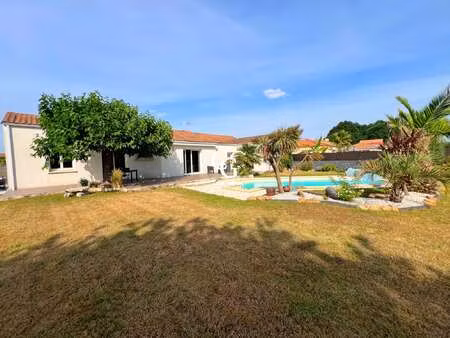 vente maison piscine à la planche (44140) : à vendre piscine / 128m² la planche