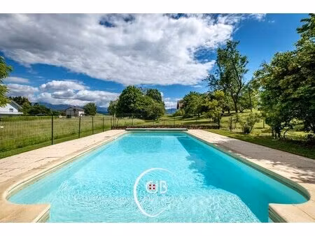 maison aux marches limite myans  4 chambres  piscine et grand terrain possible
