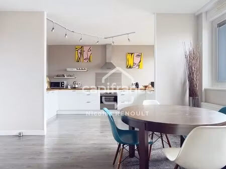 appartement spacieux avec cave & parking
