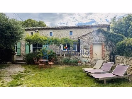 ancienne cave vigneronne rénovée - cadre privilégié à goudargues