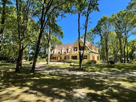 en seine-et-marne  à 10 min de fontainebleau  une maison contemporaine sur un terrain de..