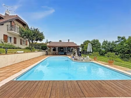 maison de 5 pièces de 170 m² à farges