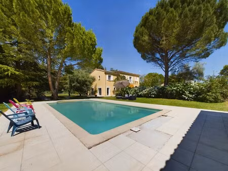 grande maison avec 7 chambres à vendre à montélimar