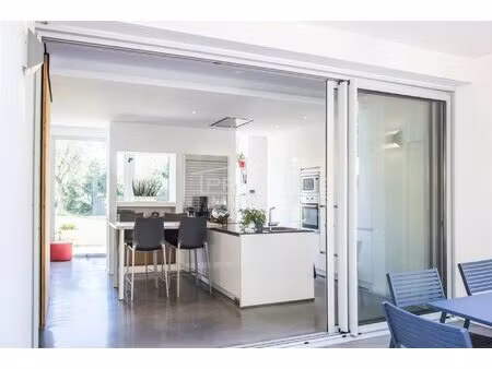 villa d'architecte de 240 m2 à vendre à montélimar.