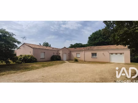 vente maison à cherveux (79410) : à vendre / 185m² cherveux