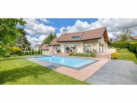 maison avec piscine et jardin annecy-le-vieux (74)