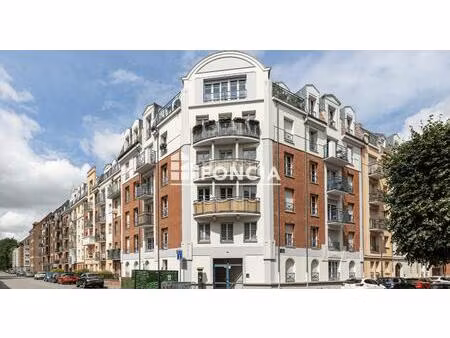 appartement t2 dernier étage avec balcon et parking
