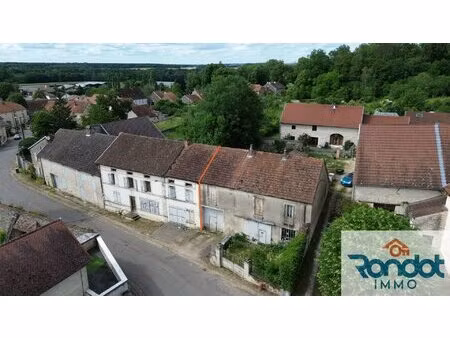 grange a renover 276m2 environ / terrain 435m2