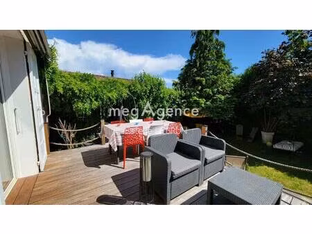maison mitoyenne - 8 pièces - 6 chambres - studio meublé - sous-sol complet - 262 m² de te
