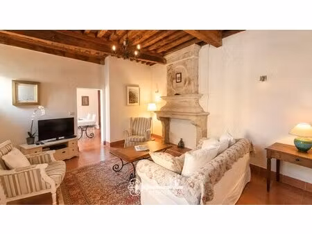 élégant appartement de caractère dans le centre historique d’uzès
