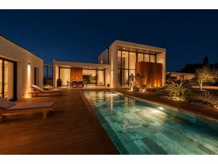 villa contemporaine avec piscine