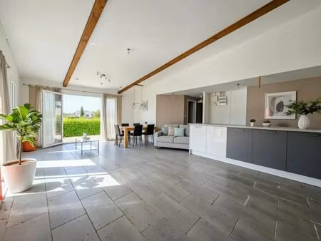 à vendre : lot de deux maisons avec grand terrain à champagnac (300 m² au total  220 m²...