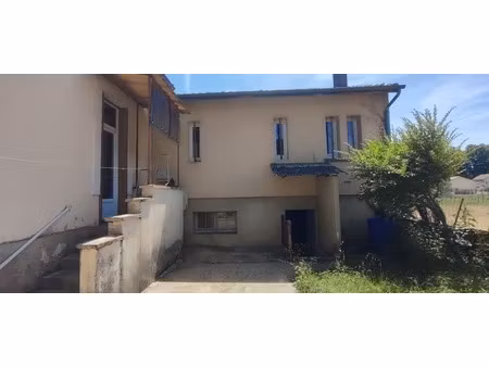 lalinde ! maison sur 2 niveaux à rénover const de l'année 1960 e