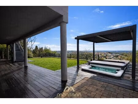 propriété contemporaine avec vue panoramique