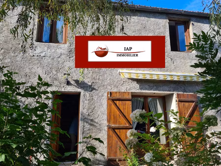 maison ancienne sur 390 m2 de terrain clos / gare et commer