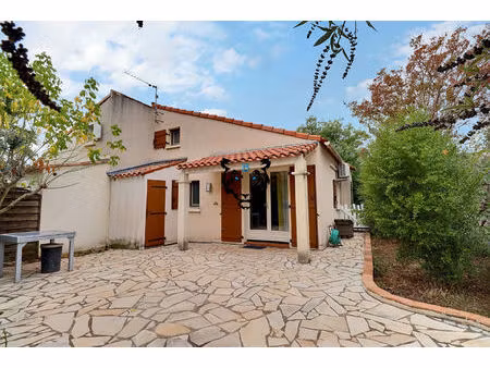 location mazet t2 avec jardin - la motte