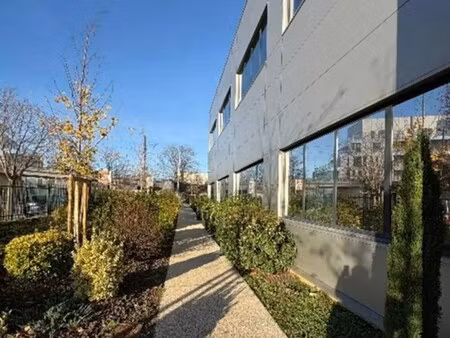 location bureaux 204 m² à 713 m²