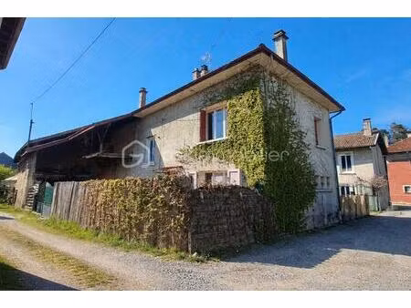 maison de 92m² avec cour d'environ 120m² au calme et sans vis à vis !
