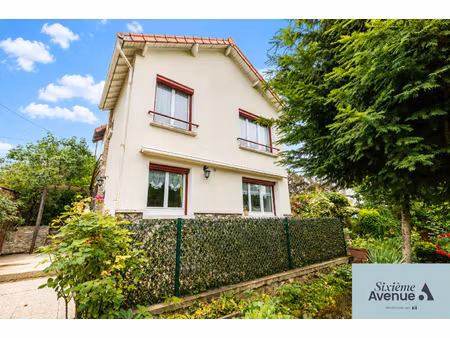 maison individuelle bien entretenue disposant de deux chambres!