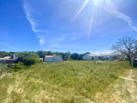 vente terrain à cugand (85610) : à vendre / 1306m² cugand