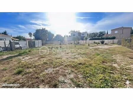 terrain 604 m² le soler