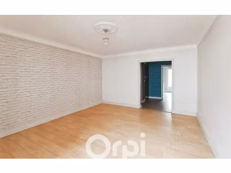 location appartement  m² t-3 à la roche-sur-yon  765 €