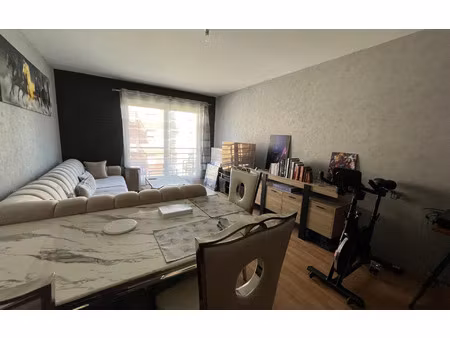 location appartement  m² t-2 à évreux  700 €