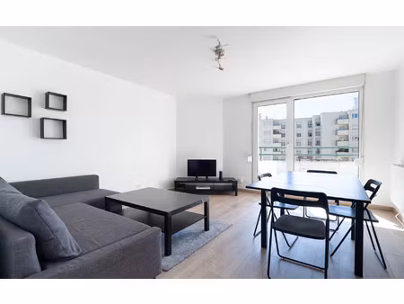 location appartement  m² t-3 à lyon 7  1 342 €