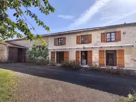 maison à vendre hiersac 7 pièce(s) 170m2 262 000€