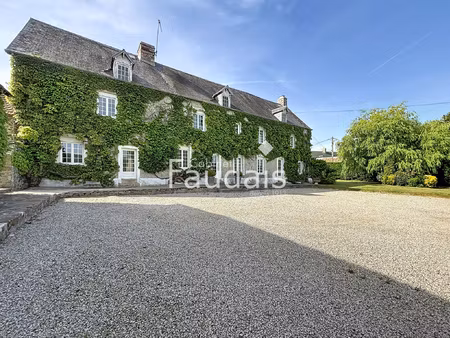 propriété avec gite  dépendances et 6.7 hectares de terres