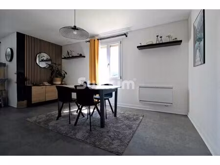 appartement t3 de 87 63 m² – lumineux – centre du village