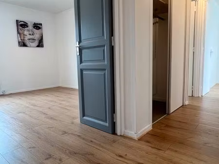 f3 rénové avec 2 chambres-tram 3mn